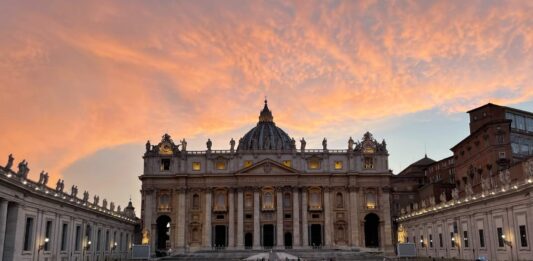 Czy Papież Franciszek jest masonem? – Analiza powiązań między Franciszkiem a masonerią