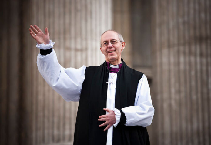 Większość księży Kościoła Anglii popiera małżeństwa jednopłciowe, wynika z ankiety