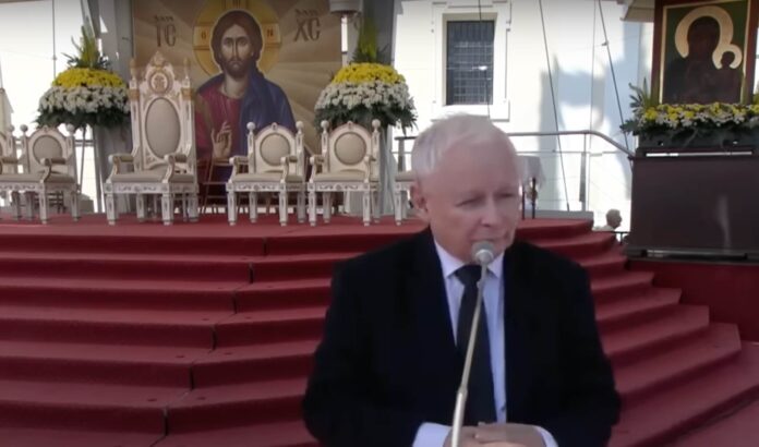Kościół w Polsce: między polityką a wiernymi