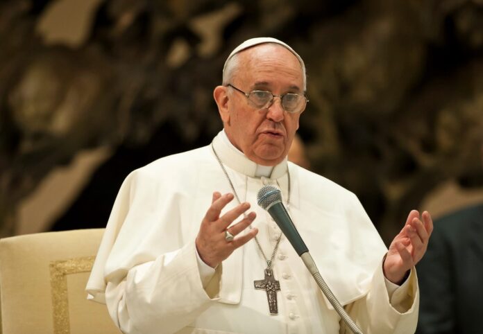 Papież Franciszek i komunikacja cyfrowa: wizja zjednoczenia i edukacji