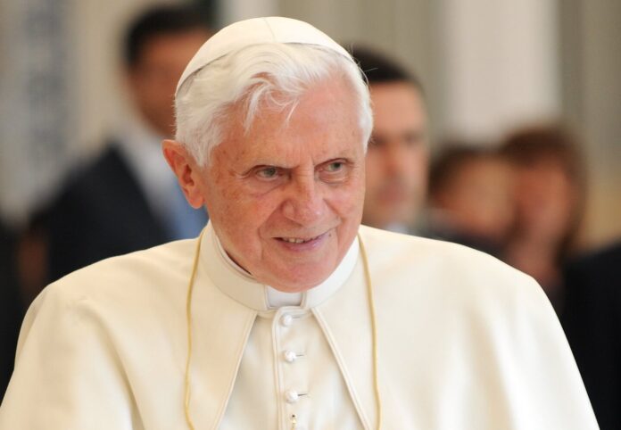 Dziedzictwo i wiara: rok po śmierci papieża Benedykta XVI